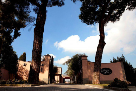 Entrata in azienda Poggio Le Volpi Entrata in azienda Poggio Le Volpi