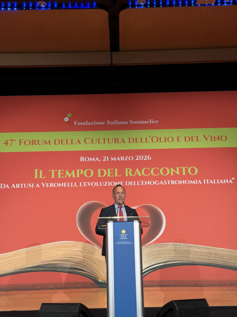 <p>&nbsp;</p><p>Il cuore del Forum si è sviluppato attorno all’Olio Extravergine di Oliva, elemento identitario della cultura italiana e oggi sempre più centrale nel confronto tra qualità, nutrizione e mercato.</p><p>Il saluto istituzionale dell’<strong>Assessore all’Agricoltura e al Bilancio della Regione Lazio</strong>, <strong>Giancarlo Righini</strong>, ha sottolineato il valore strategico del comparto agroalimentare e il ruolo della cultura nella valorizzazione delle produzioni di qualità.</p>